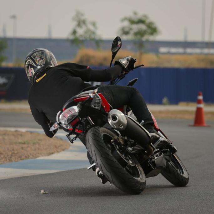 ยางนอก Pirelli Diablo Rosso Sport